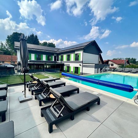 Q Villa Săcele エクステリア 写真