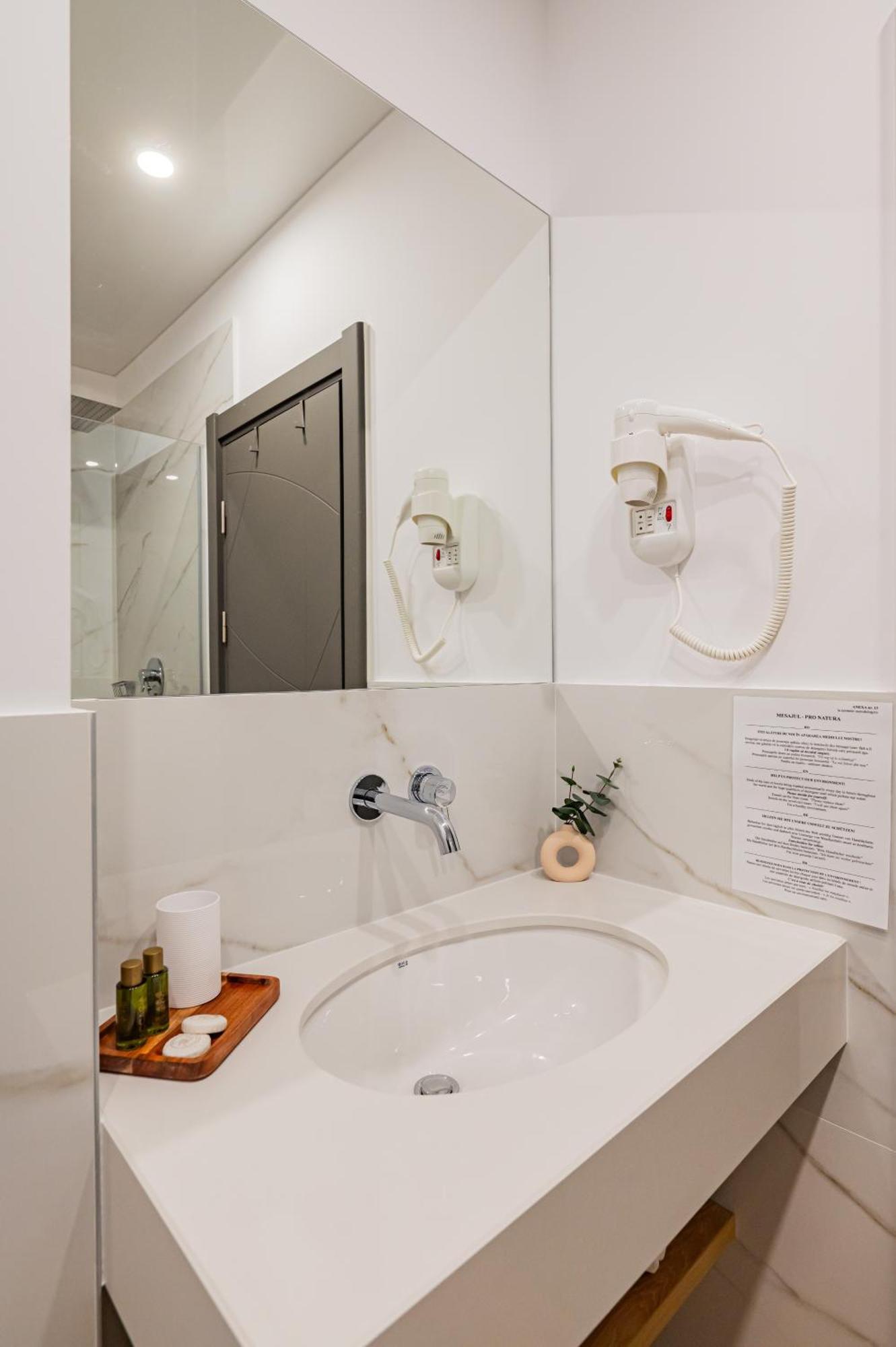 Q Villa Săcele エクステリア 写真