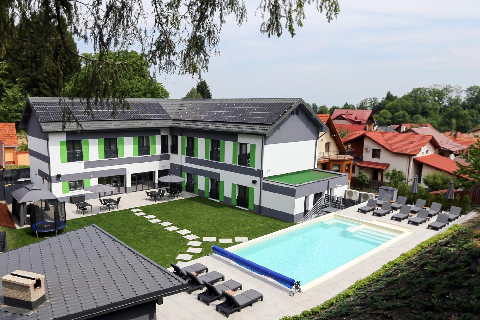 Q Villa Săcele エクステリア 写真